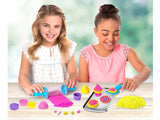 Kinetic Sand, Bake Shoppe Playset with 1lb of Kinetic Sand and 16 Tools and Molds